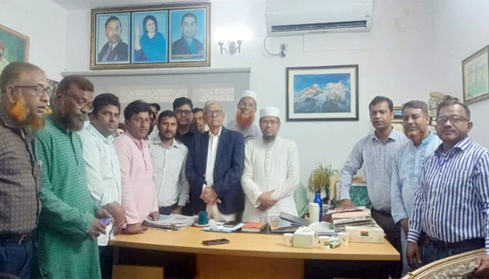 ​মির্জা ফখরুলের সঙ্গে এমপিওভুক্ত শিক্ষক প্রতিনিধিদের সাক্ষাৎ