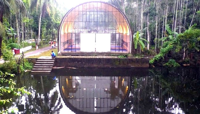 ​সবুজে ঘেরা প্রকৃতির মাঝে নজরকাড়া ‘টানেল মসজিদ’