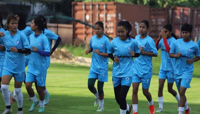 ​ইতিহাস পরিবর্তনের লক্ষ্যে মাঠে নামছে ঋতুপর্ণারা