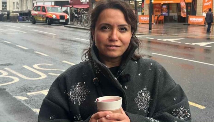 ​ড্রেনে কফি ফেলতেই নারীকে ঘিরে ধরল আইনশৃঙ্খলা বাহিনী, অতঃপর...