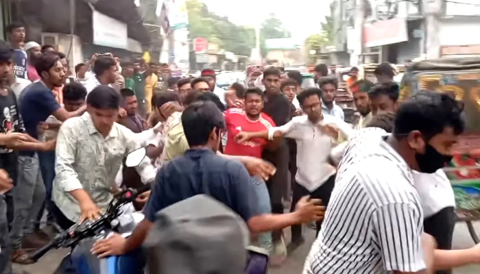 ​এনসিপির দুই গ্রুপের সংঘর্ষ