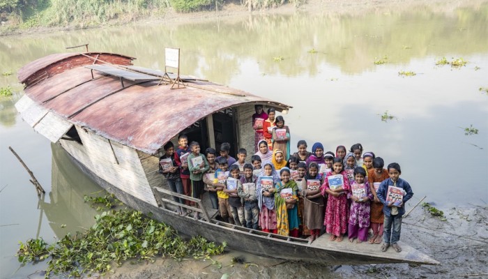 ​ইউনেস্কোর কনফুসিয়াস পুরস্কার পেলো চলনবিলের ভাসমান স্কুল