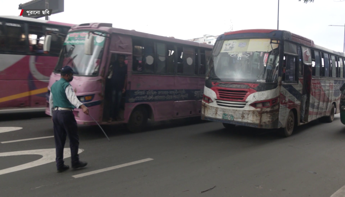 বাতিল গণপরিবহনে সয়লাব রাজধানী