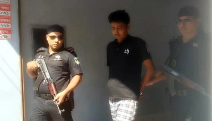 ​সুবর্ণচরের 'চান্দা ডাকাত' অস্ত্রসহ গ্রেপ্তার