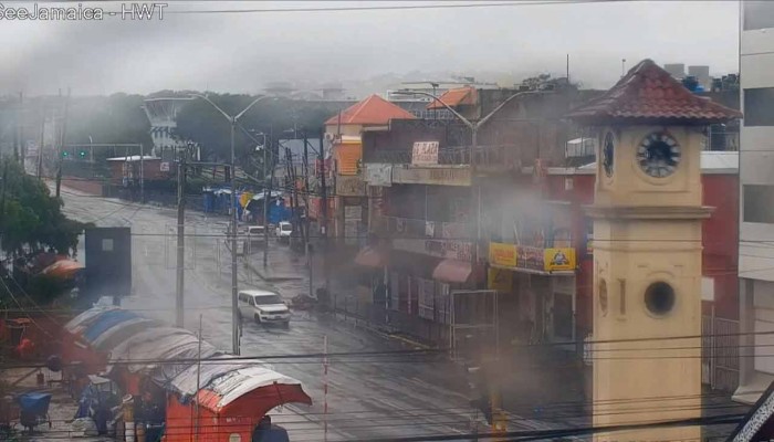 ​জ্যামাইকায় তাণ্ডব চালিয়ে কিউবার দিকে ধেয়ে যাচ্ছে হারিকেন মেলিসা