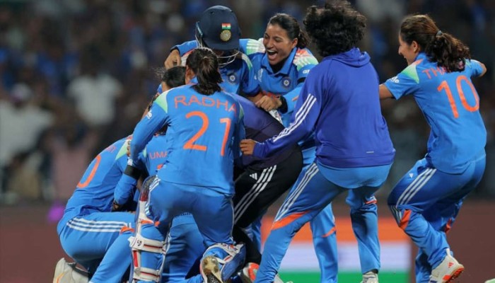 ​রেকর্ড রানের পাহাড় ঠেলে ফাইনালে ভারত