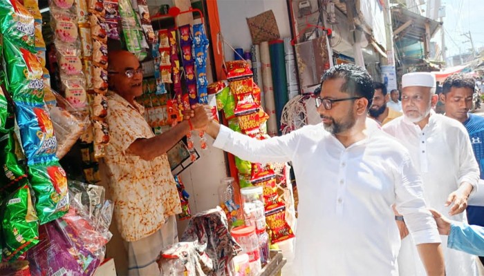 ​কাউখালীতে বিএনপির ৩১ দফার লিফলেট বিতরণ