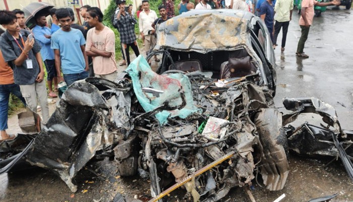 ​সিলেটে বাস-কার সংঘর্ষে বাবা-মেয়ে নিহত, আহত ৪