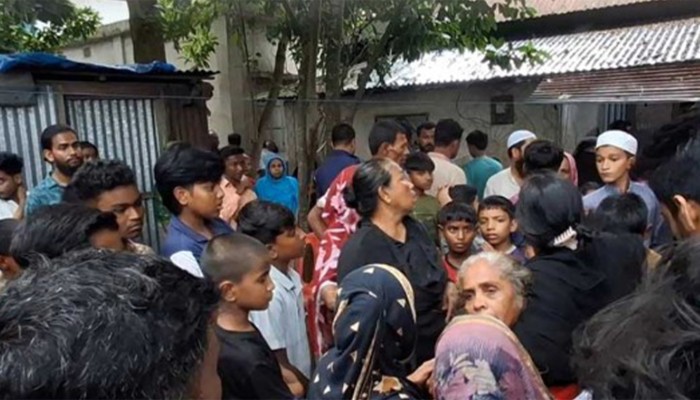 ​নরসিংদীতে জমি নিয়ে বিরোধে দুই ভাইকে কুপিয়ে হত্যা