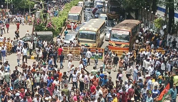 ​আন্দোলনের নামে সড়ক অবরোধে ঢাকার যানজট বাড়ছে: ডিএমপি