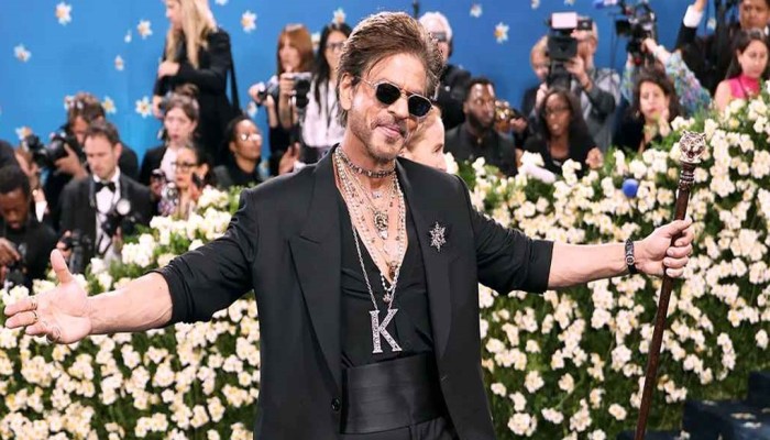 ​প্রতি বছর জন্মদিনে শাহরুখের জন্য চাঁদে জমি কেনেন ভক্ত