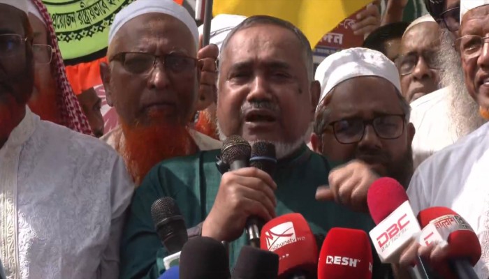 ​সোজা আঙুলে ঘি না উঠলে বাঁকা করব : তাহের