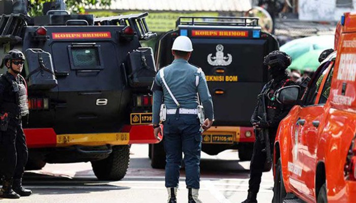 জুমার নামাজ চলাকালে মসজিদে বিস্ফোরণ, আহত ৫৪