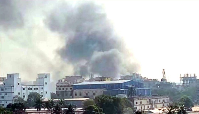 টঙ্গীতে তুলার গুদামে আগুন, দেড় ঘণ্টা পর নিয়ন্ত্রণ