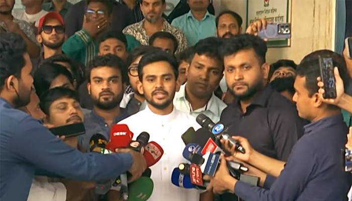 ​স্বতন্ত্র প্রার্থী হিসেবেই নির্বাচন করবেন উপদেষ্টা আসিফ মাহমুদ