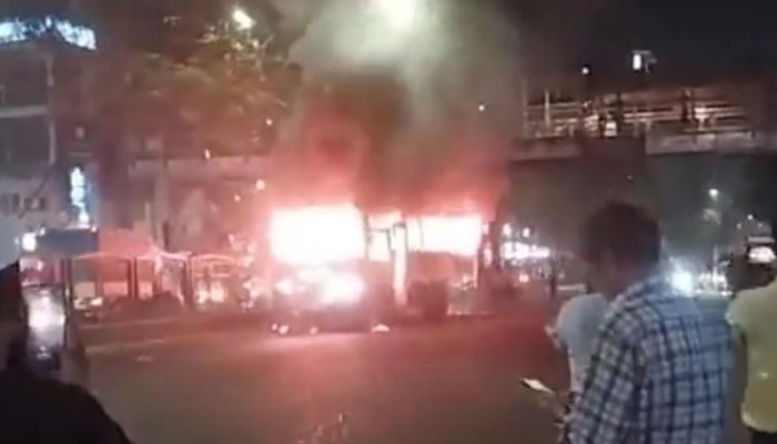 রাতে ধানমন্ডিতে বাসে আগুন, মিরপুরে ককটেল বিস্ফোরণ