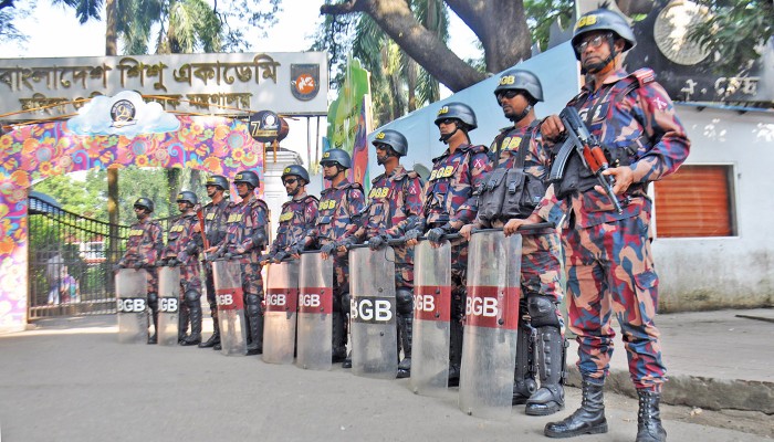 ঢাকা ও আশপাশের জেলায় বিজিবি মোতায়েন