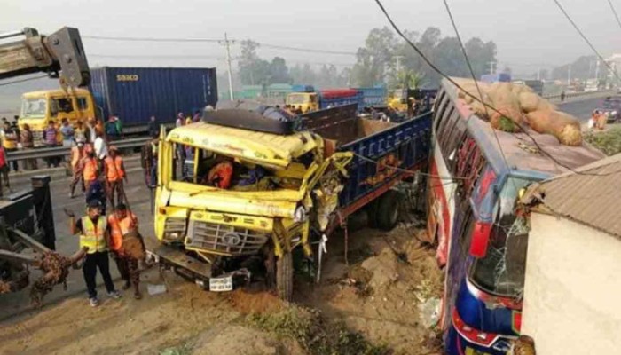 ​অক্টোবরে সড়ক দুর্ঘটনায় নিহত ৪৬৯, আহত ১ হাজার ২৮০