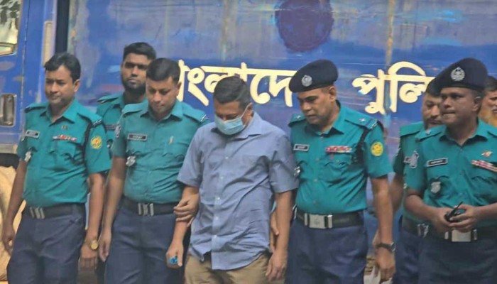 জুলাই গণহত্যা : ট্রাইব্যুনালে আনা হয়েছে সাবেক আইজিপি মামুনকে