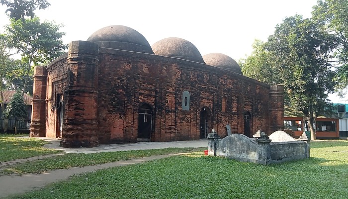 ইতিহাসের অমূল্য স্মারক বগুড়ার খেরুয়া মসজিদ