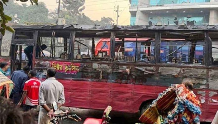 রাতভর ককটেল বিস্ফোরণ, বাসে অগ্নিসংযোগ