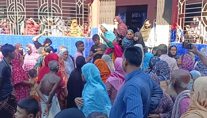 কুমিল্লায় মাদক ব্যবসার প্রতিবাদ করায় মা-ছেলেকে ছুরিকাঘাতে হত্যা