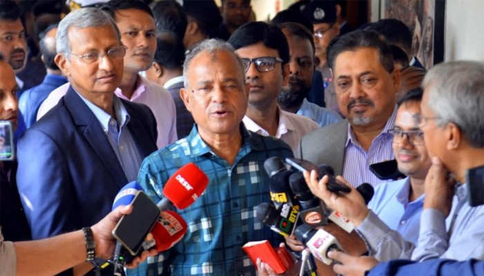 বিজয় দিবসে এবারও হচ্ছে না প্যারেড: স্বরাষ্ট্র উপদেষ্টা