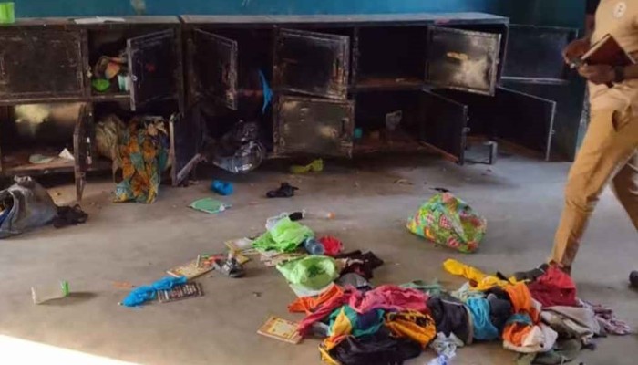 ​নাইজেরিয়ায় স্কুলে হামলা চালিয়ে ২২৭ শিক্ষক-শিক্ষার্থীকে অপহরণ