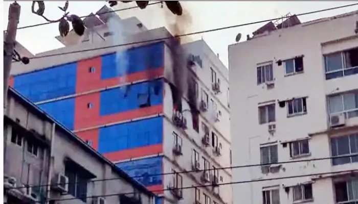 ​বিজয়নগরে বহুতল ভবনে অগ্নিকাণ্ড
