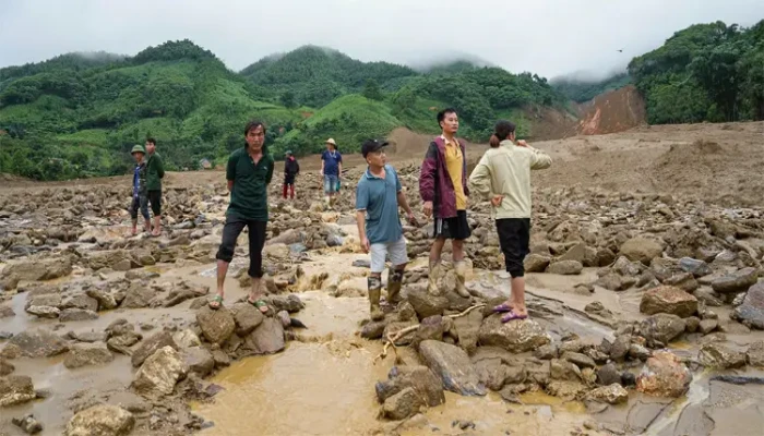 ​ভিয়েতনামে বন্যায় মৃতের সংখ্যা বেড়ে ৯০