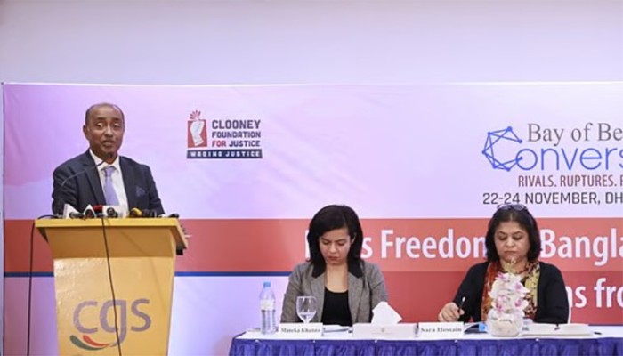 আকাশের যত তারা, আইনের তত ধারা: অ্যাটর্নি জেনারেল