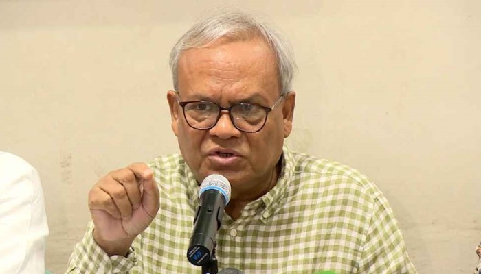 ​খালেদা জিয়াকে দেশের মানুষ নেতৃত্বের আসনে দেখতে চায়: রিজভী