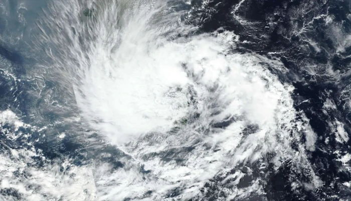 ​২৪ ঘণ্টার মধ্যে আঘাত হানতে পারে ঘূর্ণিঝড় ডিটওয়াহ