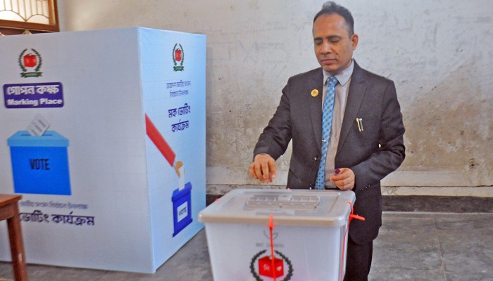 ​মক ভোটিংয়ে ভোট পড়েছে ৭০.৪ শতাংশ