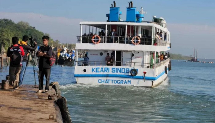 ​ট্রাভেল পাস ছাড়া টিকিট বিক্রি করায় সেন্টমার্টিনগামী জাহাজকে জরিমানা