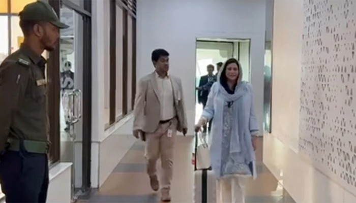 ঢাকায় পৌঁছেছেন ডা. জুবাইদা