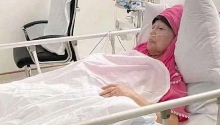 ​খালেদা জিয়ার এন্ডোসকপি সম্পন্ন, থেমেছে অভ্যন্তরীণ রক্তক্ষরণ