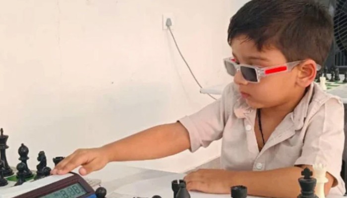 ​৩ বছর বয়সেই দাবার আন্তর্জাতিক খেলোয়াড়ের স্বীকৃতি