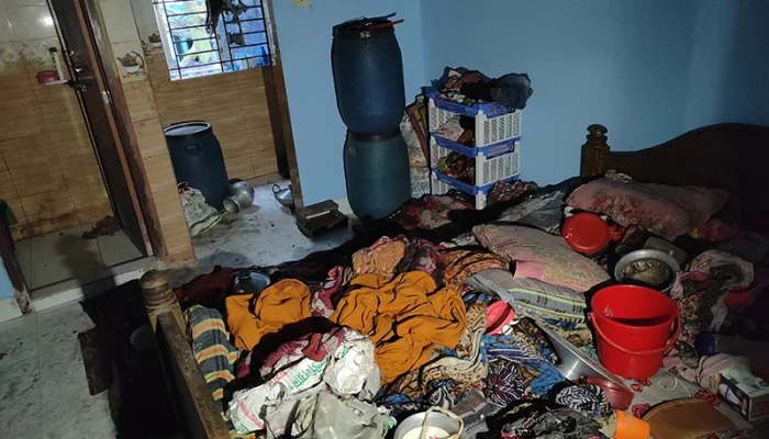 ফোনের চার্জার বিস্ফোরণ থেকে আগুন, দগ্ধ একই পরিবারের চারজন