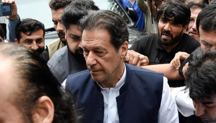 কারাবন্দি ইমরান খানের সঙ্গে সাক্ষাৎ নিষিদ্ধ করল পাকিস্তান