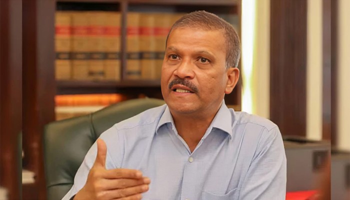 প্রবাসীদের মোবাইল আনা নিয়ে গুজবের উত্তর দিলেন আইন উপদেষ্টা