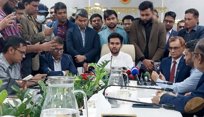 নির্বাচন করব, পদত্যাগের বিষয়ে জানাবে সরকার: আসিফ মাহমুদ