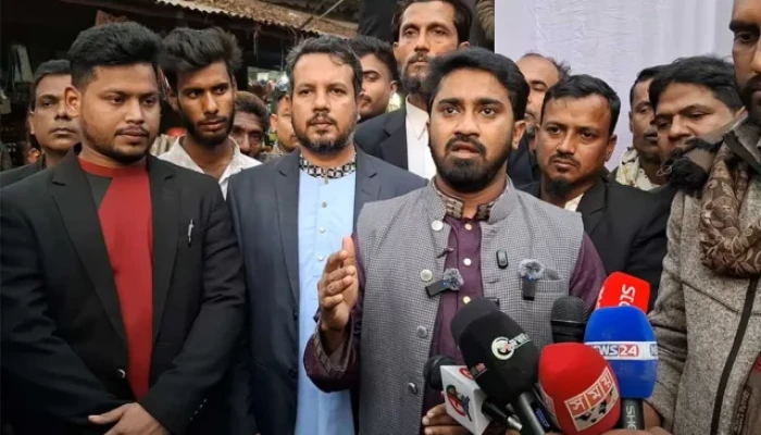 ​ওসমান হাদির অবস্থা ‘ক্রিটিক্যাল’: রাশেদ খাঁন