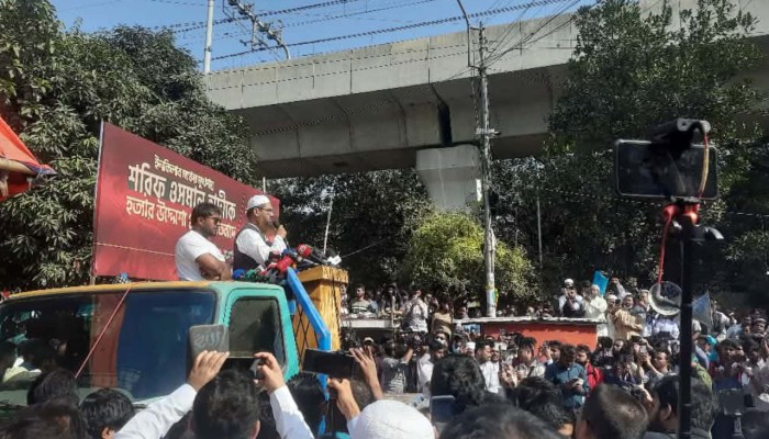 ​বাংলাদেশ যদি বেঁচে যায়, হাদিরা বেঁচে থাকবে : মামুনুল হক