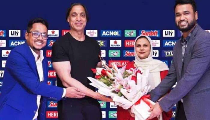 ঢাকায় শোয়েব আখতার