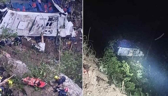 ৮০ মিটার গভীর খাদে বাস, নিহত ১৭