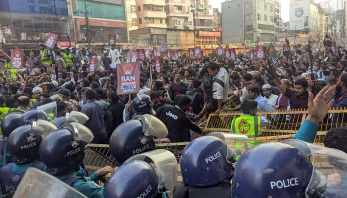 ​‘মার্চ টু ইন্ডিয়ান হাইকমিশন’ কর্মসূচিতে পুলিশের বাধা