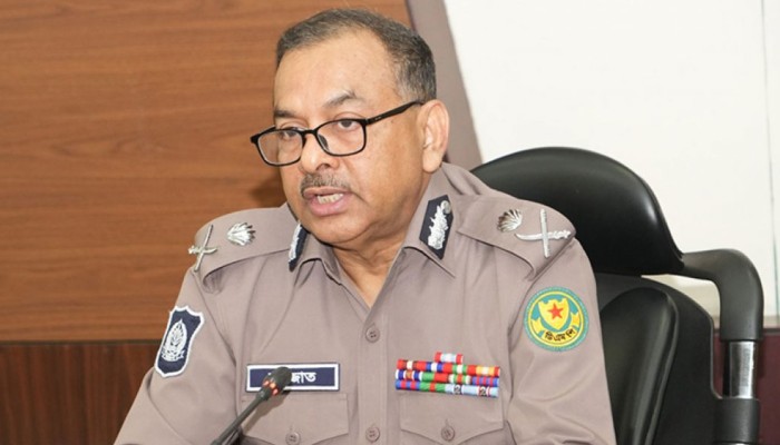 আন্দোলনকারীদের ধৈর্য ধরার আহ্বান ডিএমপি কমিশনারের