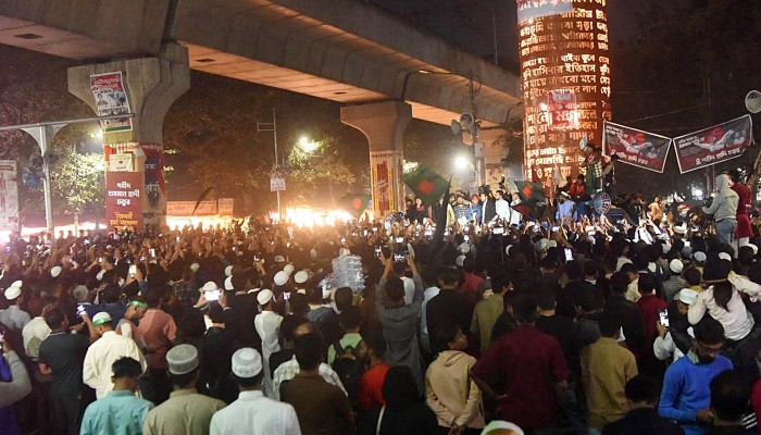 ​শরীফ ওসমান হাদি হত্যার প্রতিবাদে উত্তাল শাহবাগ