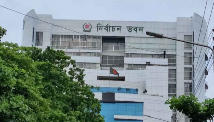 ​তিন বাহিনী প্রধানের সঙ্গে সিইসির বৈঠক আজ